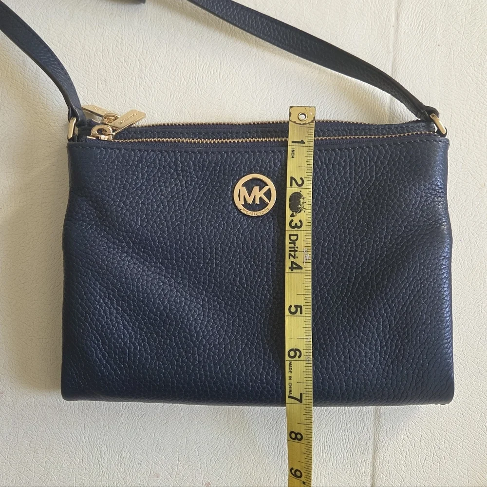 Michael Kors Double Zipper Crossbody/Sling Wallet - Picture 9 of 9